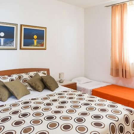 Apartments Veronika パグ エクステリア 写真