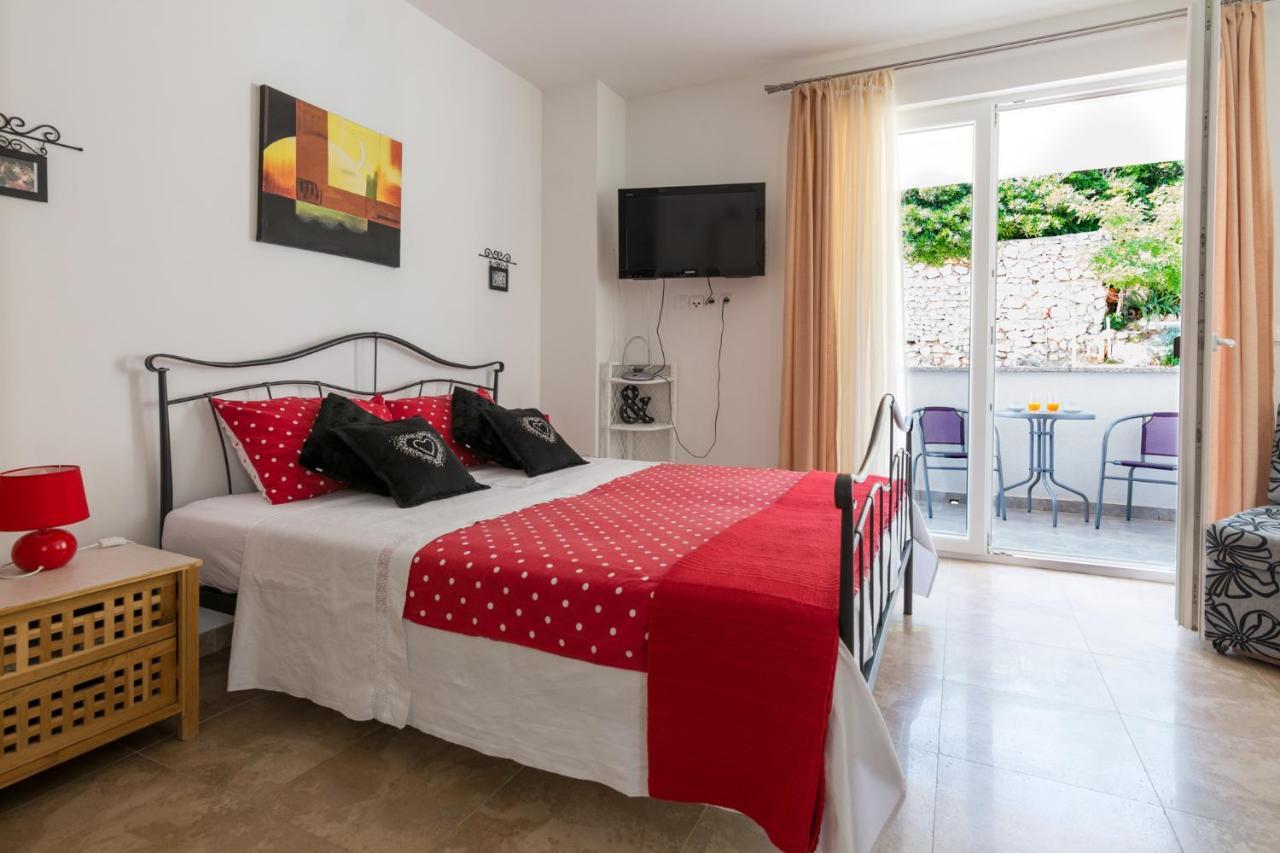 Apartments Veronika パグ エクステリア 写真