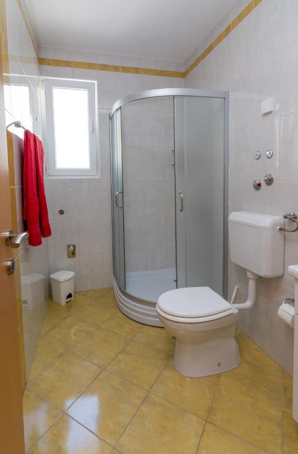 Apartments Veronika パグ エクステリア 写真