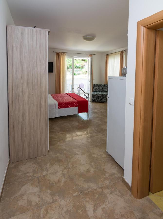 Apartments Veronika パグ エクステリア 写真