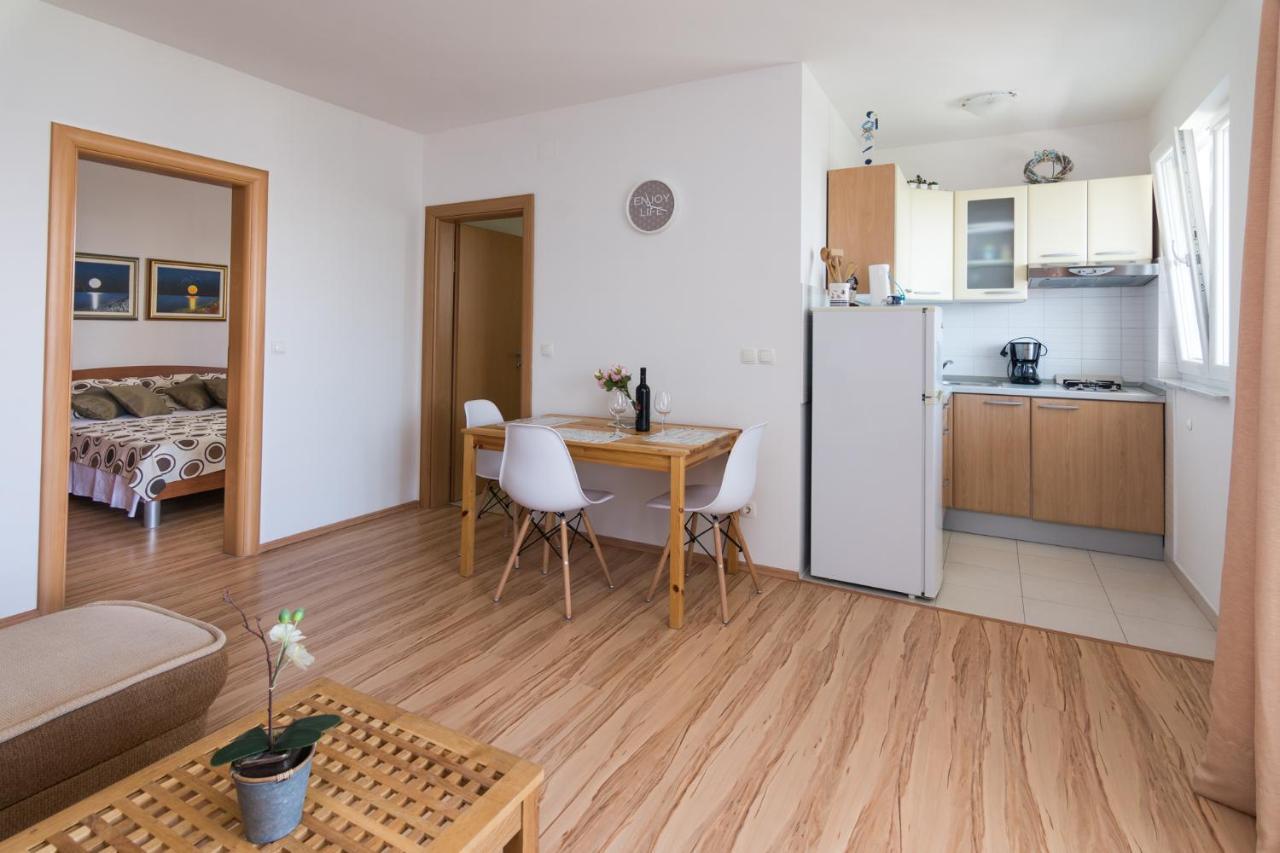 Apartments Veronika パグ エクステリア 写真