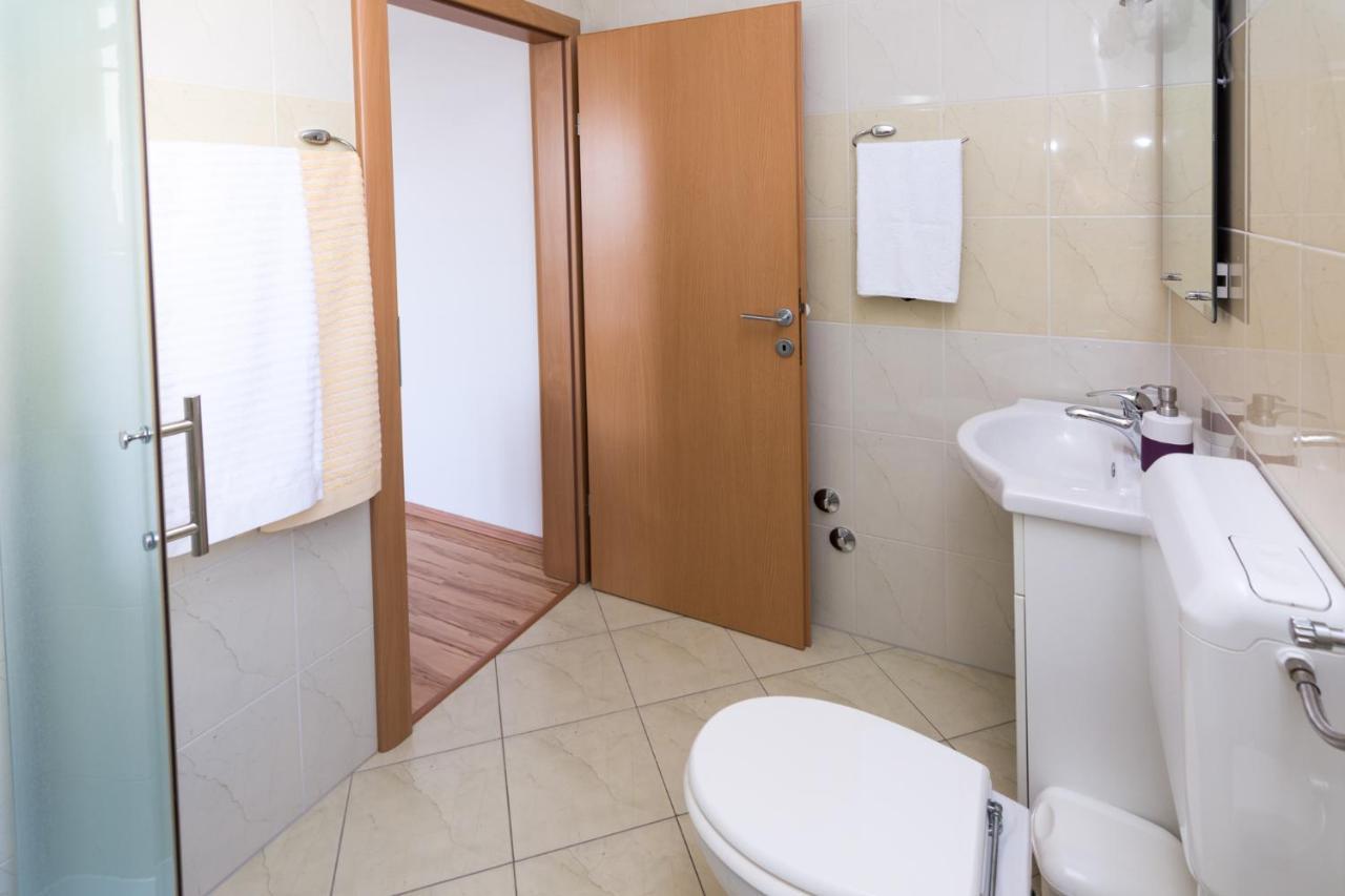 Apartments Veronika パグ エクステリア 写真
