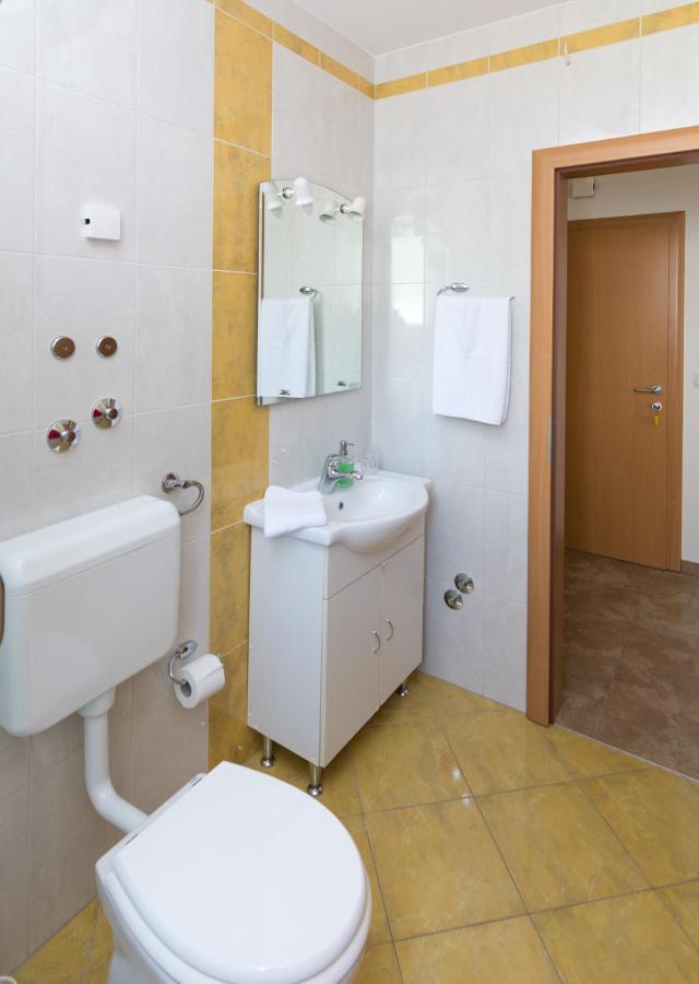 Apartments Veronika パグ エクステリア 写真