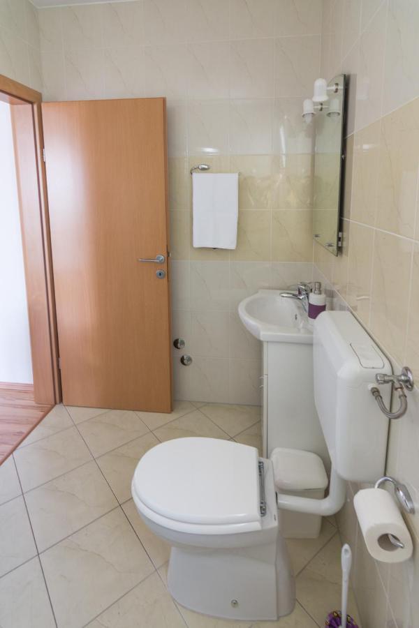 Apartments Veronika パグ エクステリア 写真