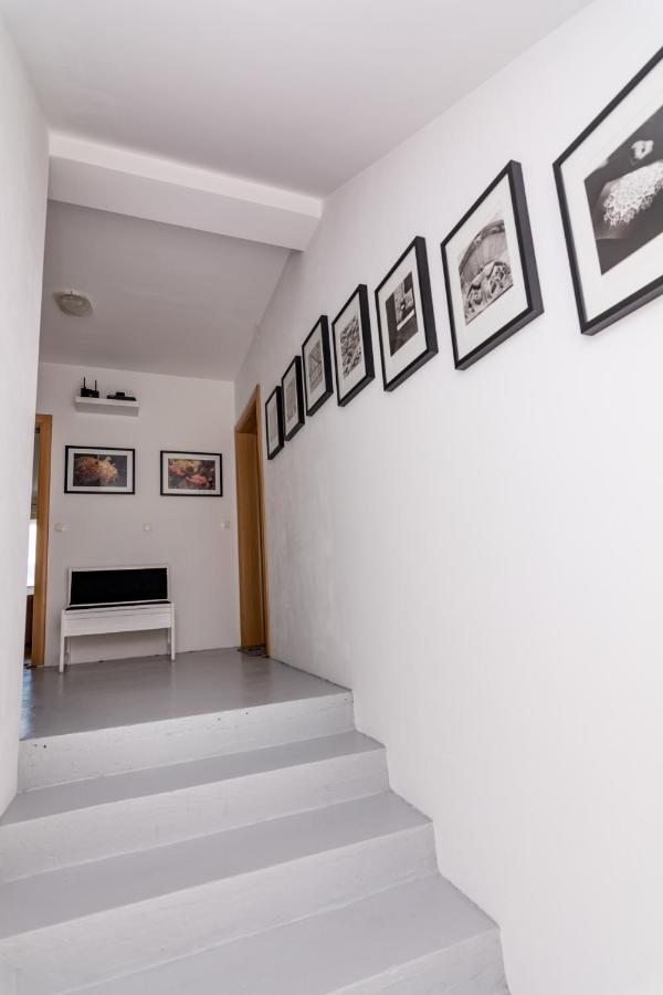Apartments Veronika パグ エクステリア 写真