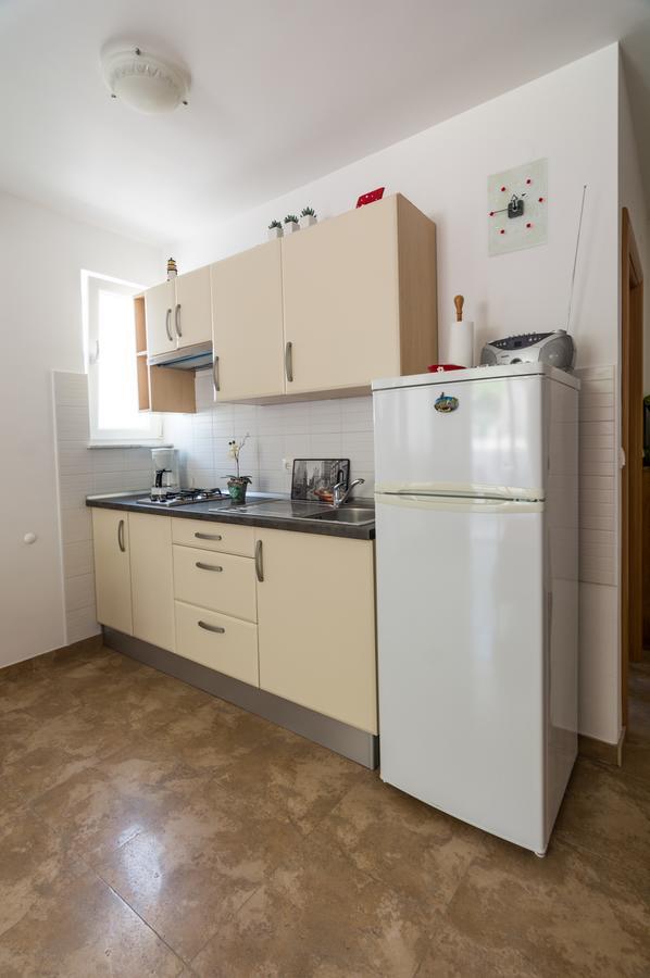 Apartments Veronika パグ エクステリア 写真