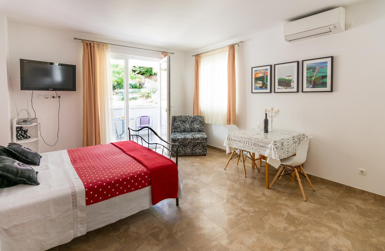 Apartments Veronika パグ エクステリア 写真